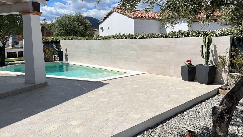 VILLA ILARIA con piscina privata a 350 mt spiaggia di sabbia Villa in Sardinia
