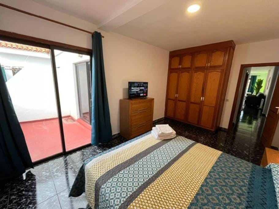 3 dormitorios. Terraza. Bus stop Apartment in Orotava Valley