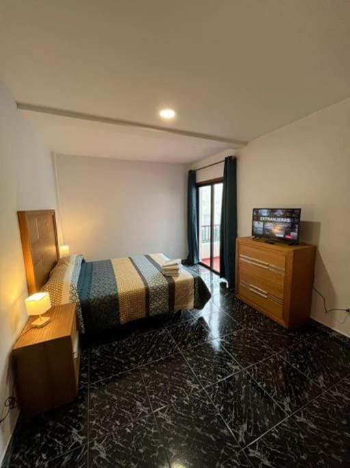 3 dormitorios. Terraza. Bus stop Apartment in Orotava Valley