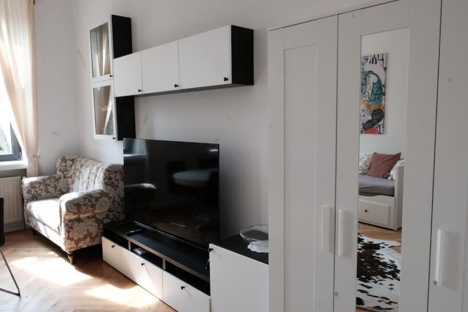 Communal lounge/ TV room, Living room