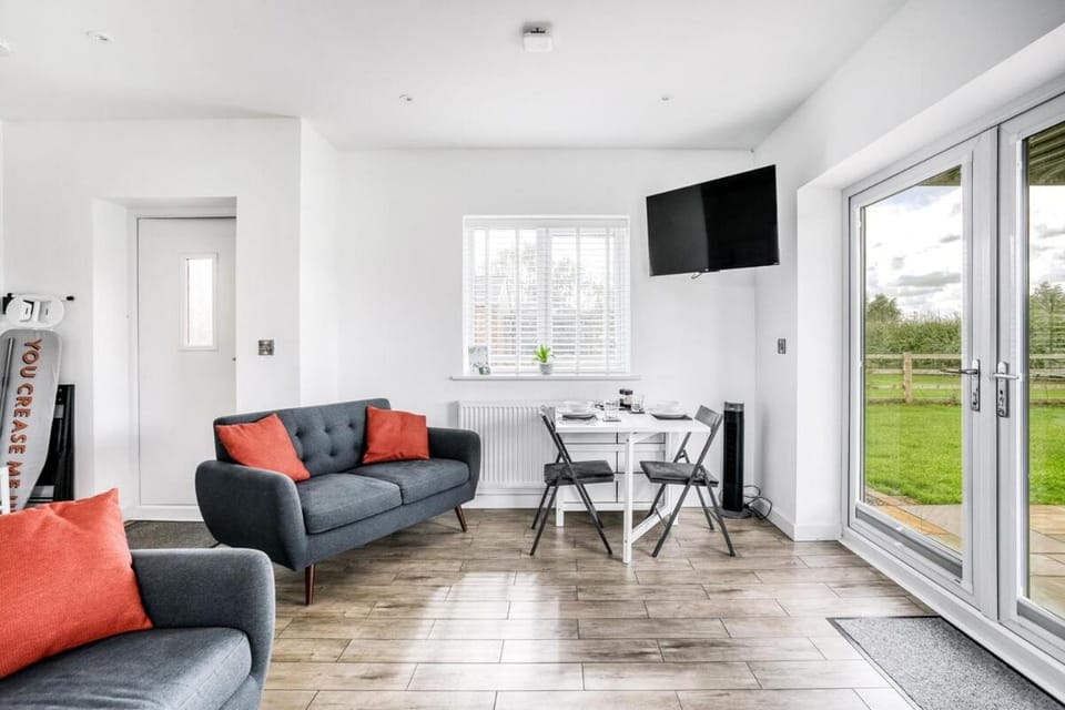 Walnut Lodge House in South Derbyshire District