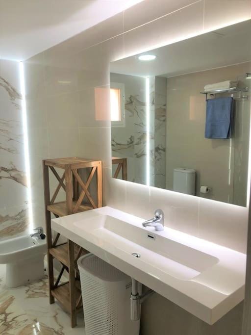 Bathroom, towels
