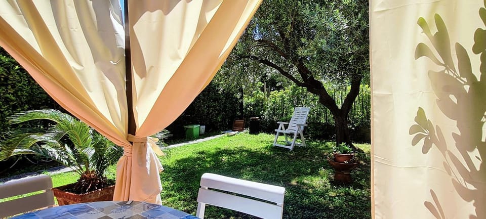 Shower, Patio, Garden view