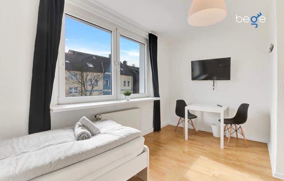 Bed, TV and multimedia, Photo of the whole room, Seating area, Dining area, Bedroom