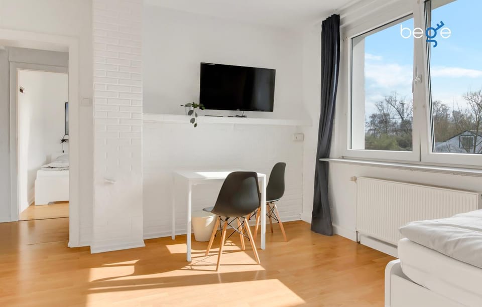 Bed, TV and multimedia, Photo of the whole room, Seating area, Dining area, Bedroom