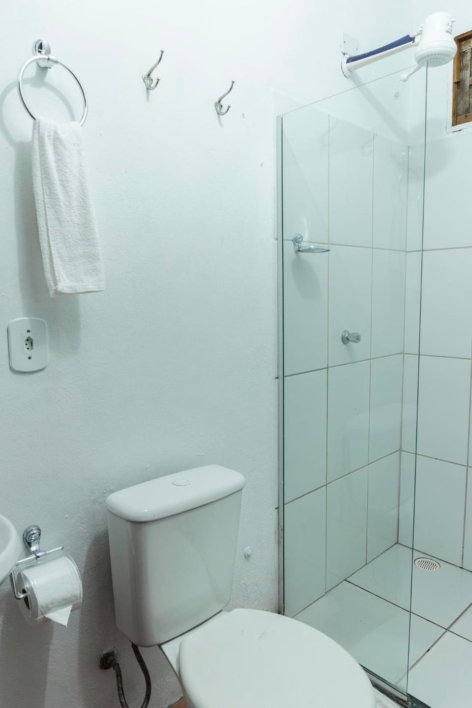 Shower, Toilet, Bathroom, towels, Internal: Not applicable to any particular room