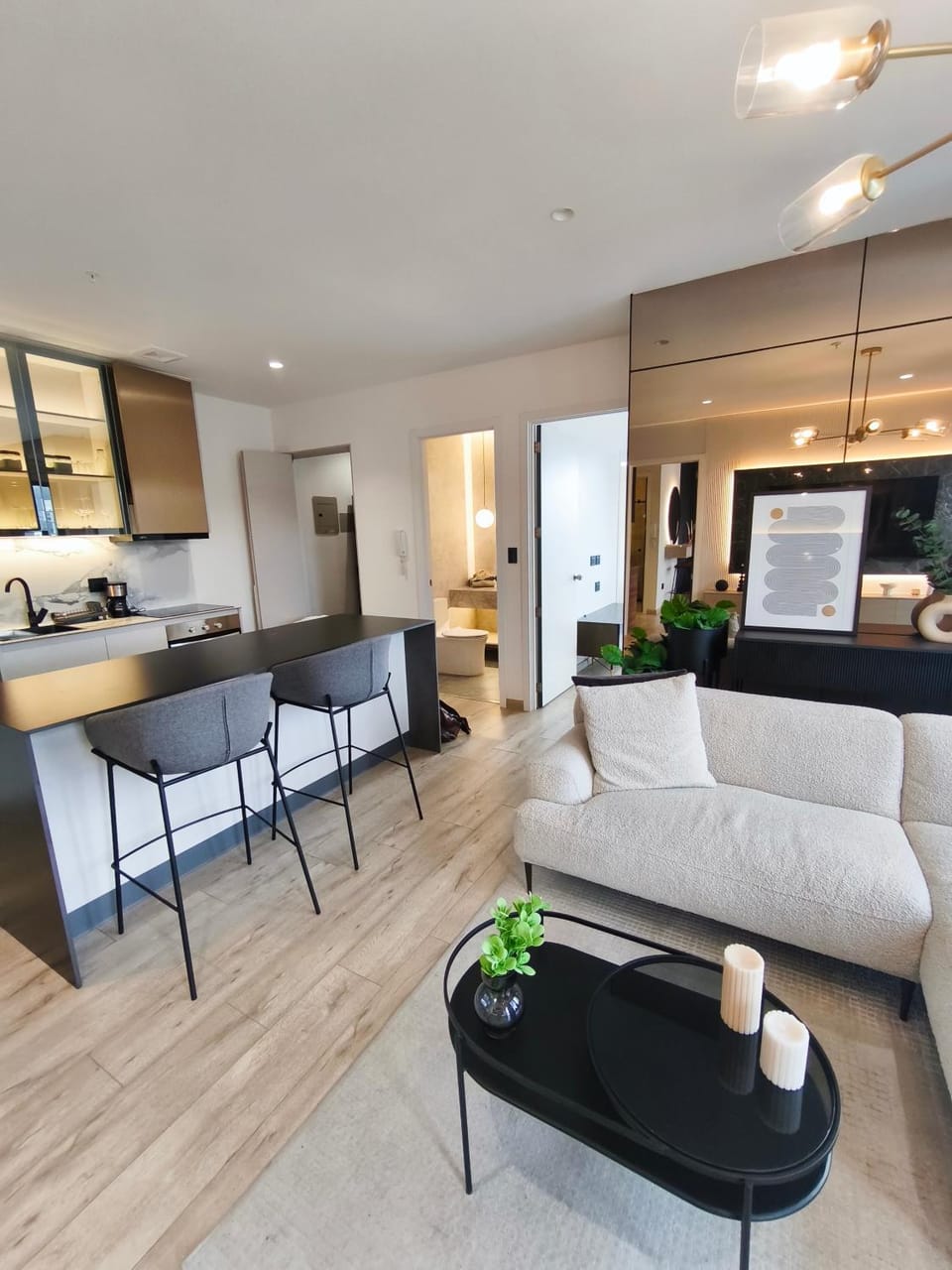Dining area, pet friendly