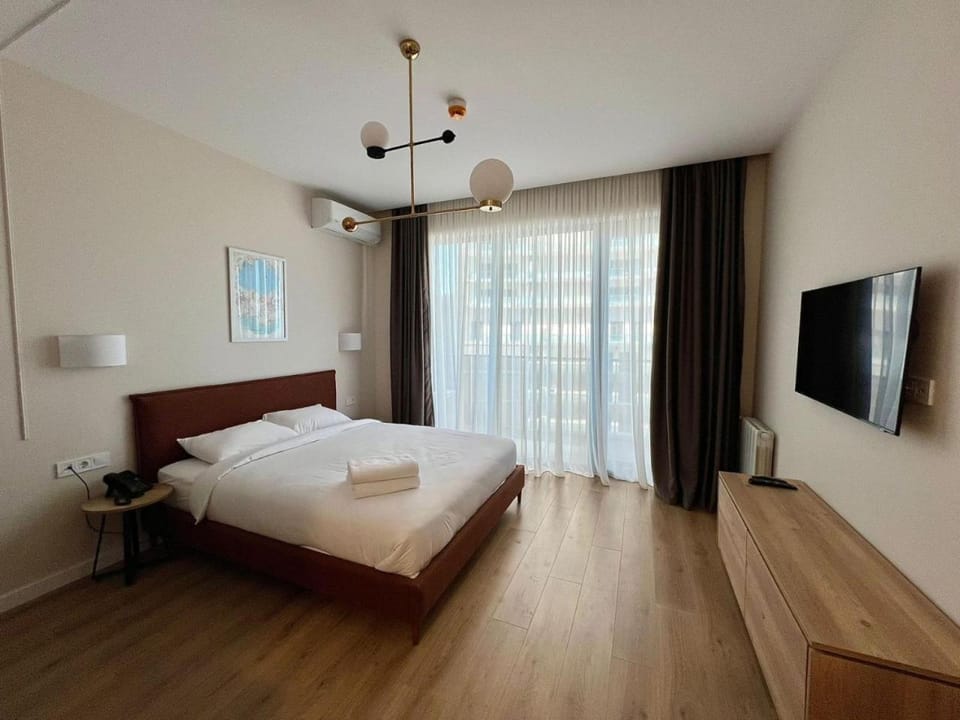 Bed, TV and multimedia, Photo of the whole room