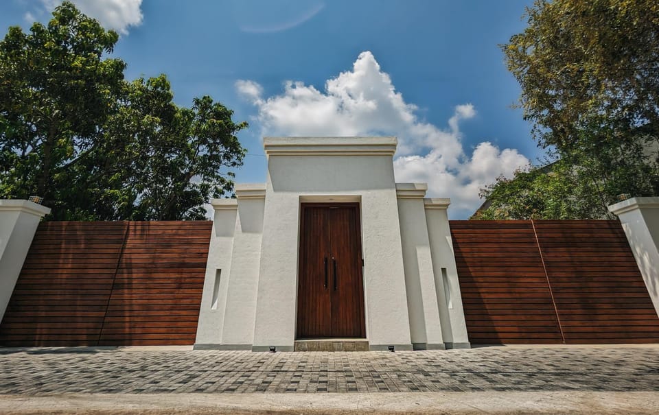 Facade/entrance