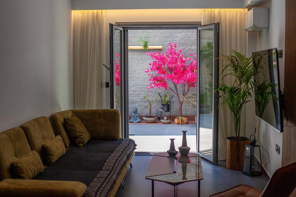 Carmen's cozy&luxury apartment! Apartment in East Attica Regional Unit, Greece
