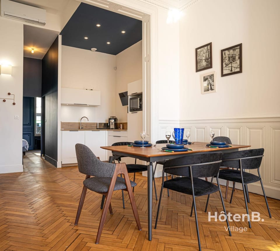 Kitchen or kitchenette, Living room, Dining area