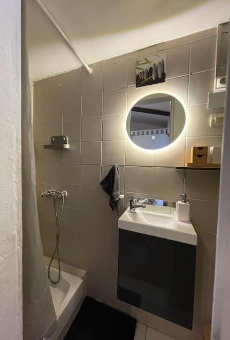 Studio avec extérieur Apartment in Marseille