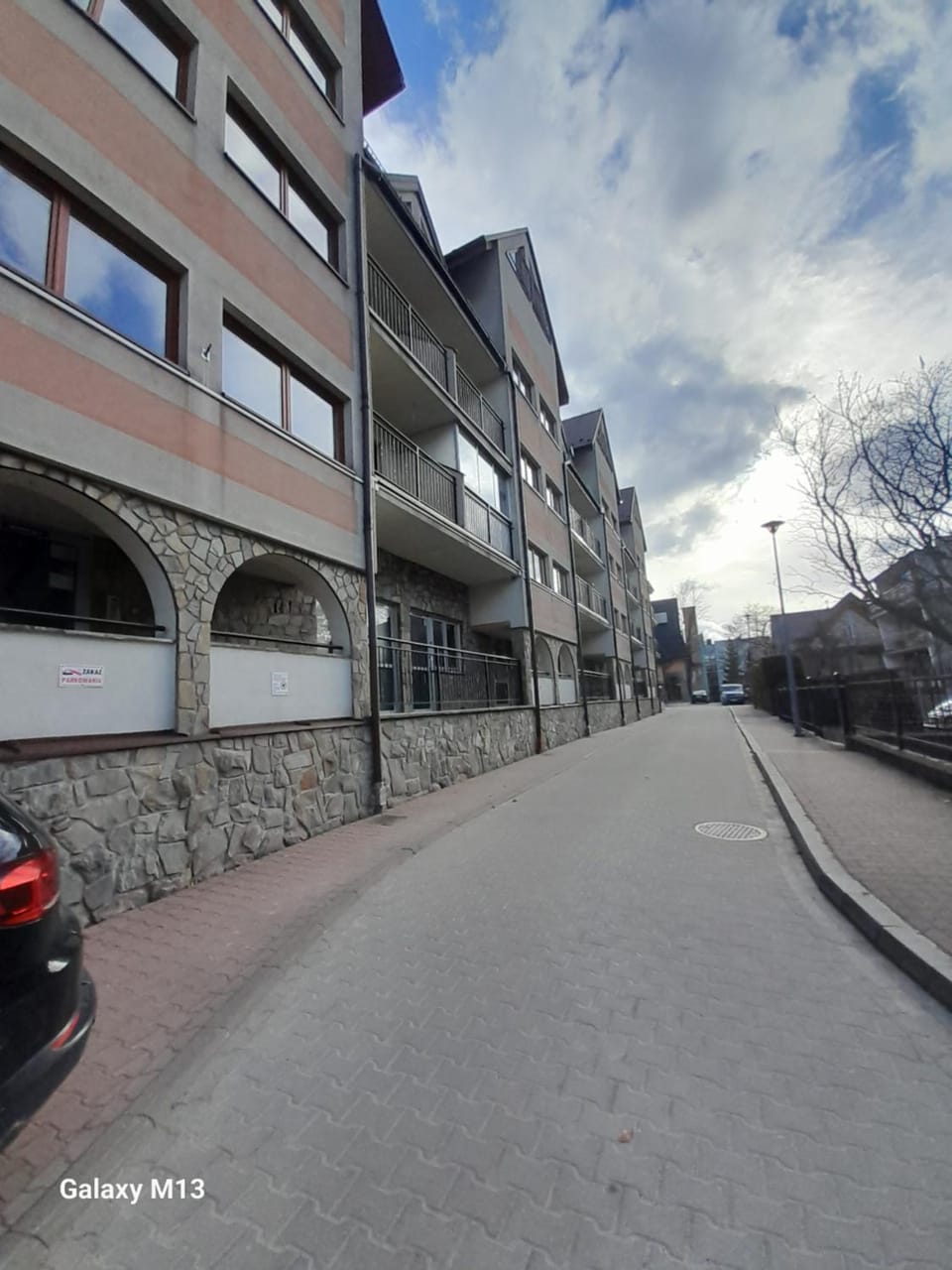 Property building, Neighbourhood, Location