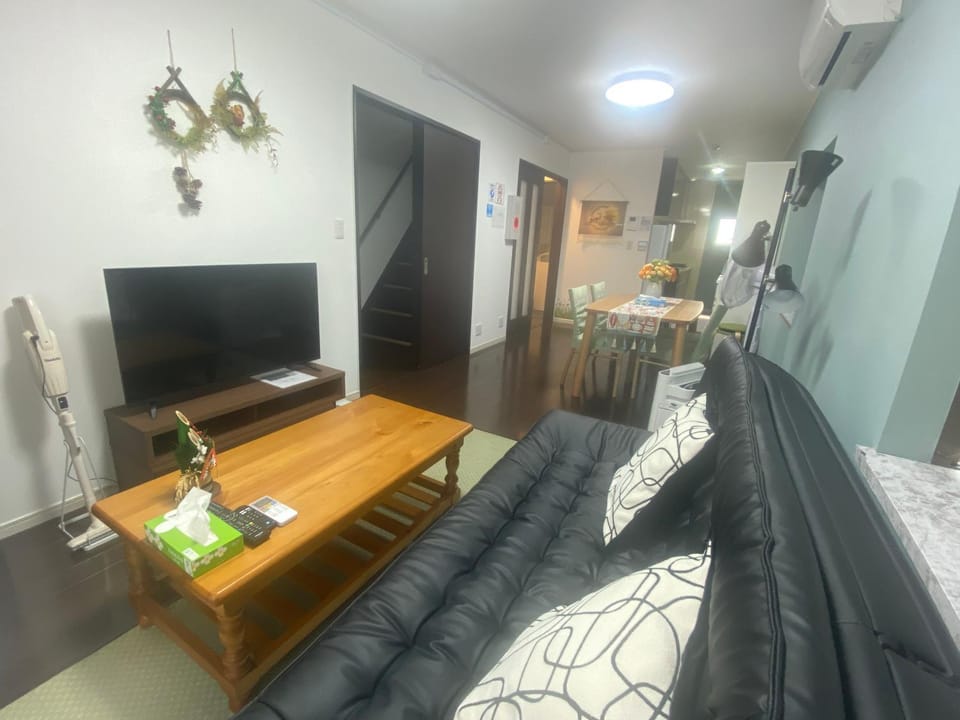 Living room, Dining area, Evening entertainment