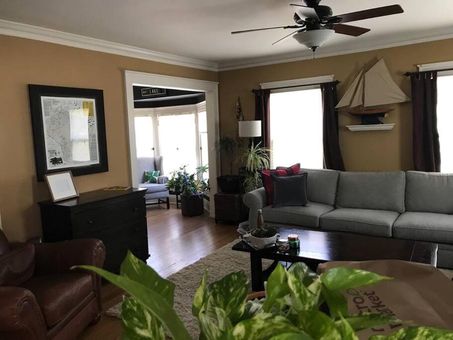 TV and multimedia, Living room, Seating area, fireplace