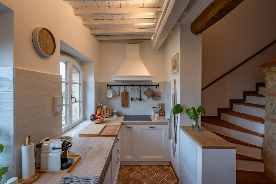 Kitchen or kitchenette, dishwasher, minibar, stove