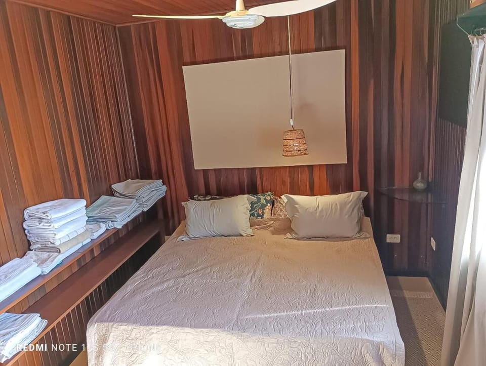 Bed, Photo of the whole room, Bedroom, fireplace