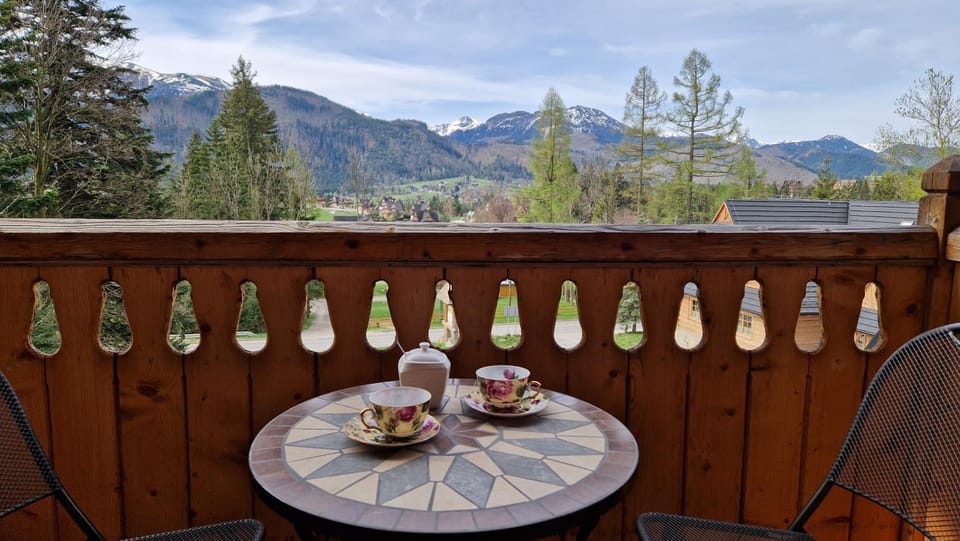 Natural landscape, View (from property/room), Balcony/Terrace, Mountain view