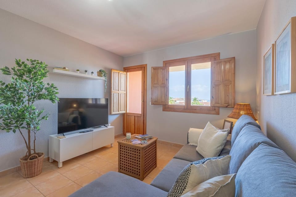 Communal lounge/ TV room, TV and multimedia, Living room