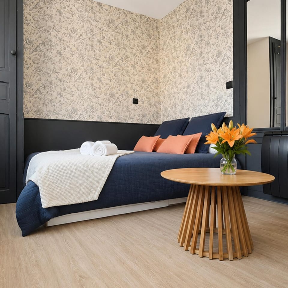 Bed, Photo of the whole room, Bedroom