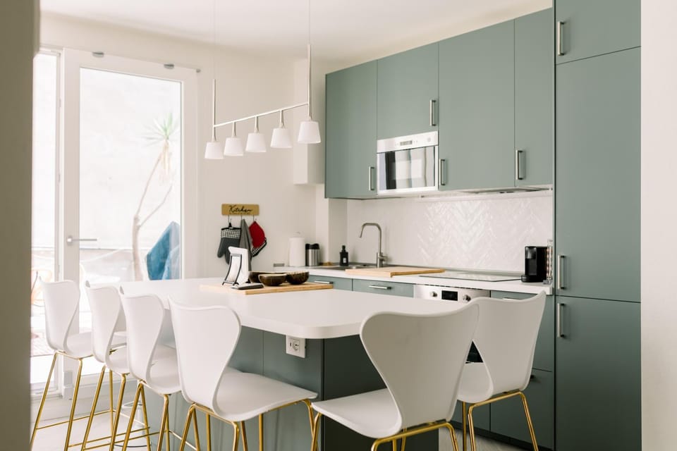 Coffee/tea facilities, Kitchen or kitchenette, Dining area, toaster