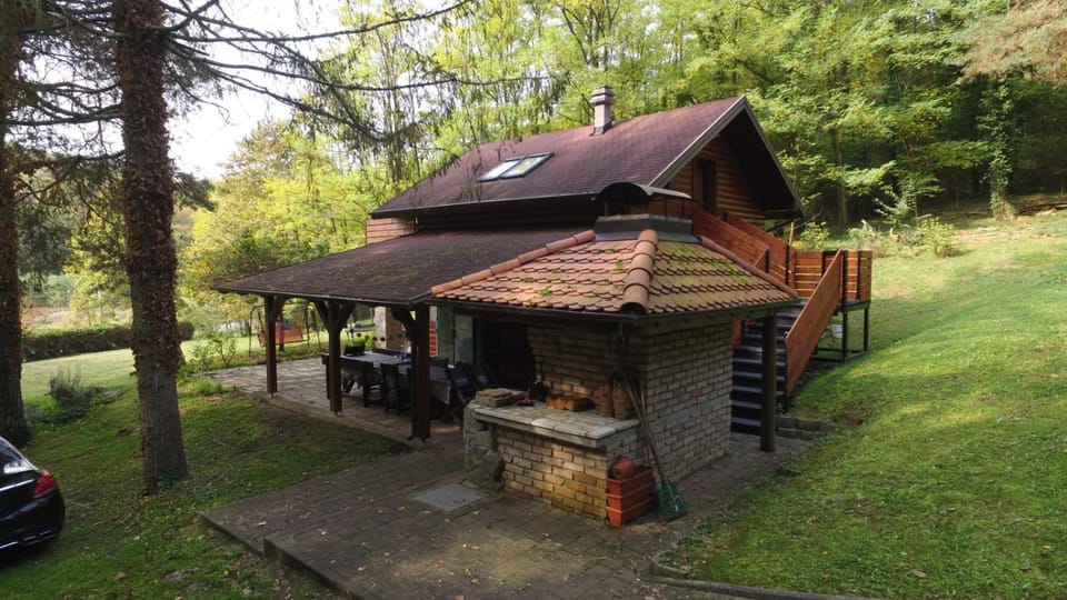Vrata Plešivice House in Slovenia