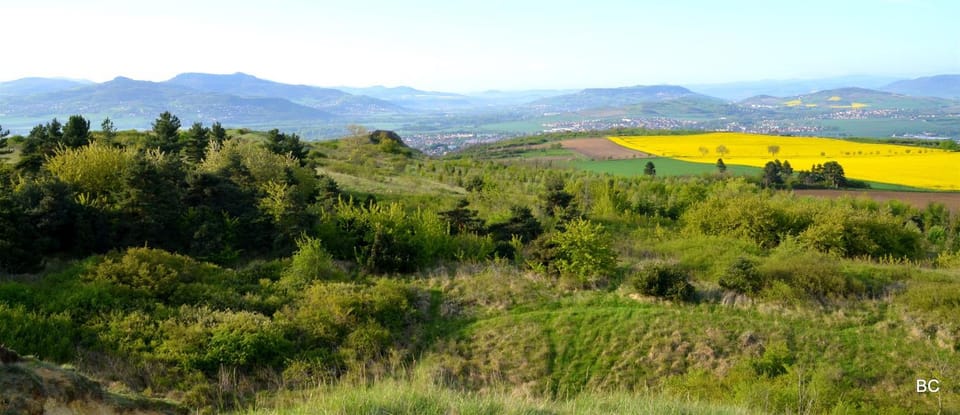 Nearby landmark, Natural landscape, Mountain view