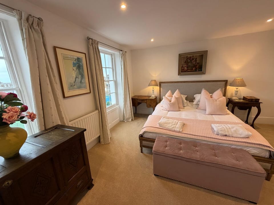 Ramsgate Retreats - Latimer House, boutique seaside holiday home for large families, groups, golf House in Ramsgate
