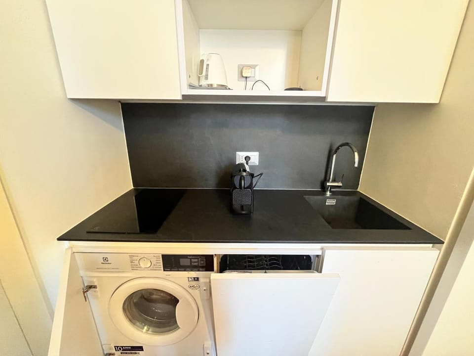 dishwasher, washing machine, kitchen