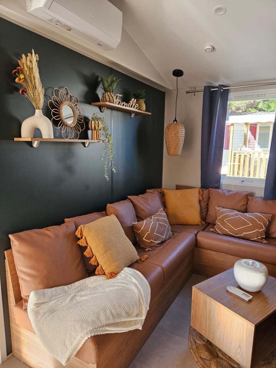 Communal lounge/ TV room, Living room