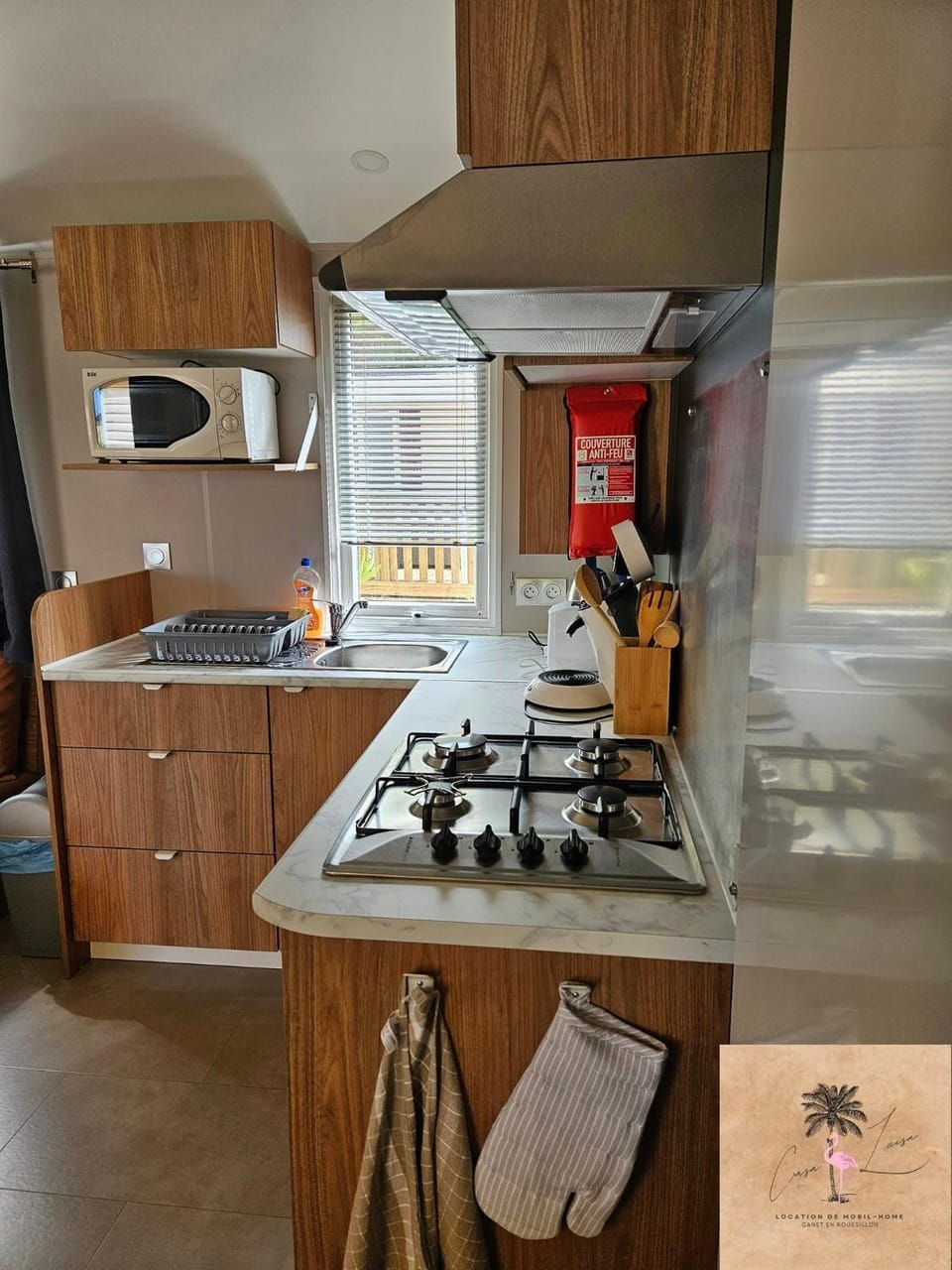Kitchen or kitchenette, stove, kitchen