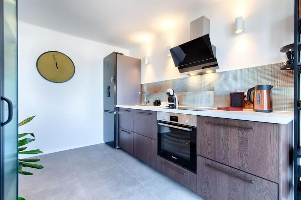 Kitchen or kitchenette, dishwasher, pet friendly, stove