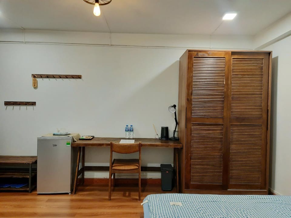Bedroom, wardrobe