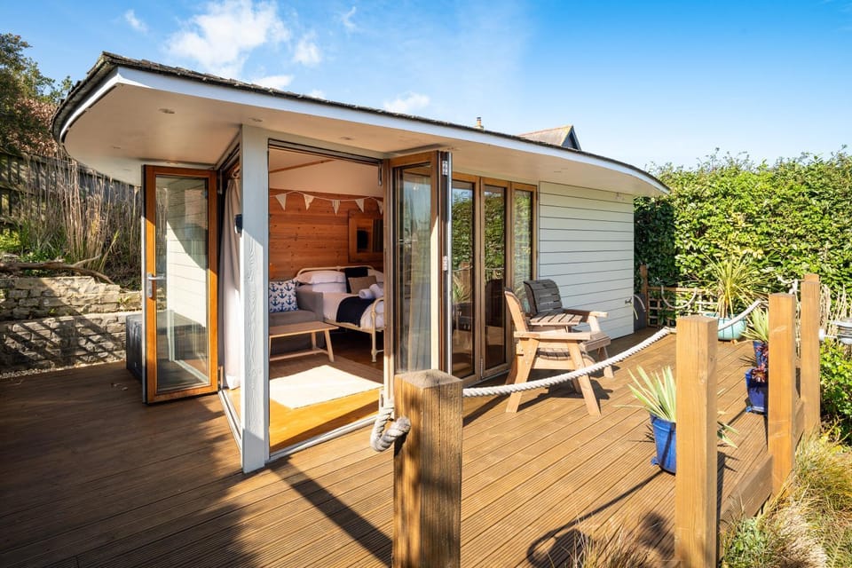 The Chandlery Shack, Cosy sleeps 2 Lyme Regis House in Lyme Regis