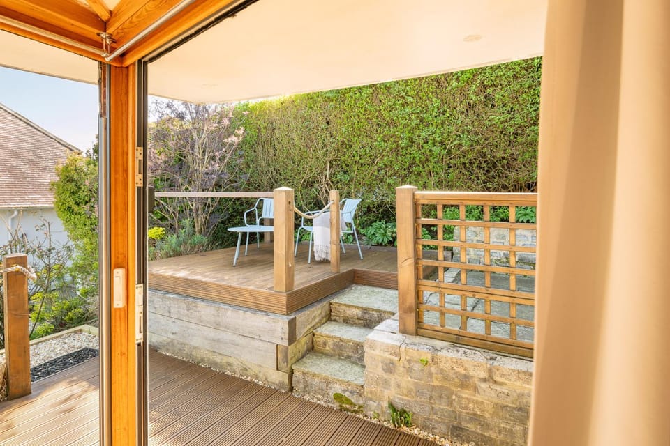 The Chandlery Shack, Cosy sleeps 2 Lyme Regis House in Lyme Regis