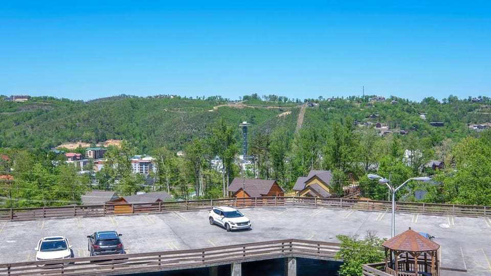 Over Gatlinburg Condo House in Gatlinburg