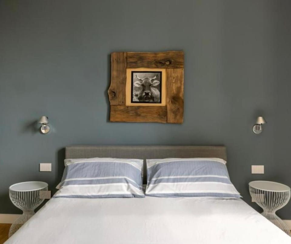 Bed, Decorative detail, Bedroom