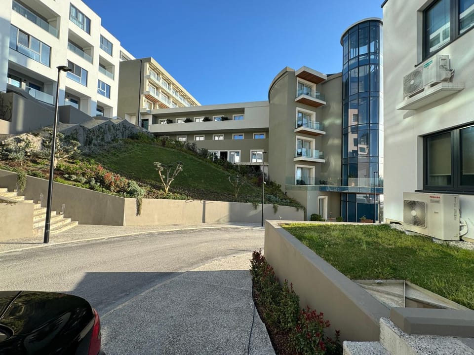 Property building, Day
