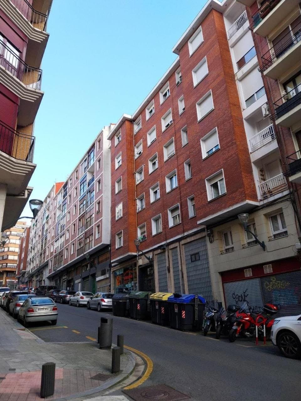 Facade/entrance, View (from property/room), City view, Street view