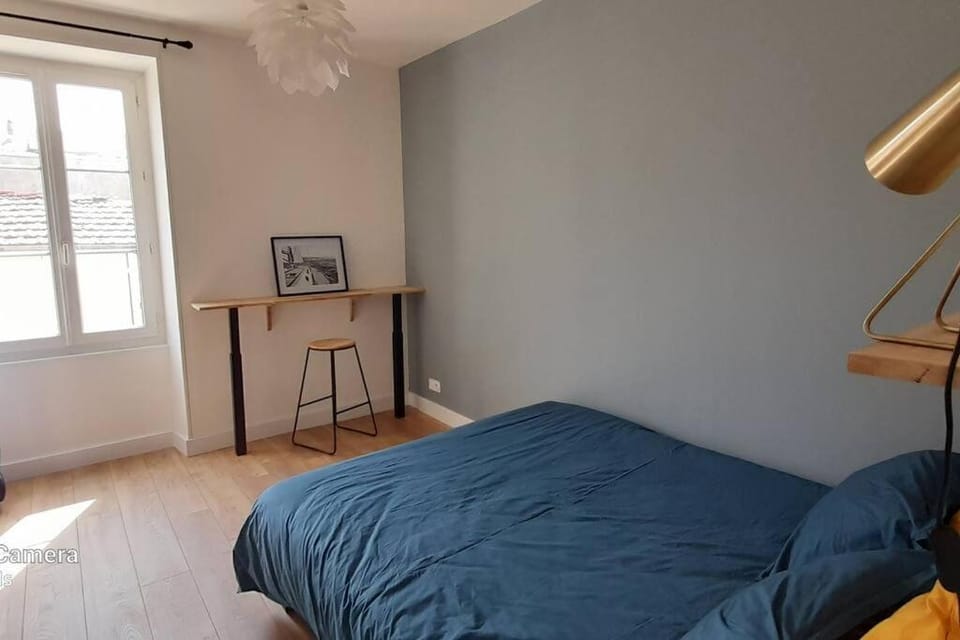Bel appartement rez-de-chaussée cour proche centre Apartment in Bourges