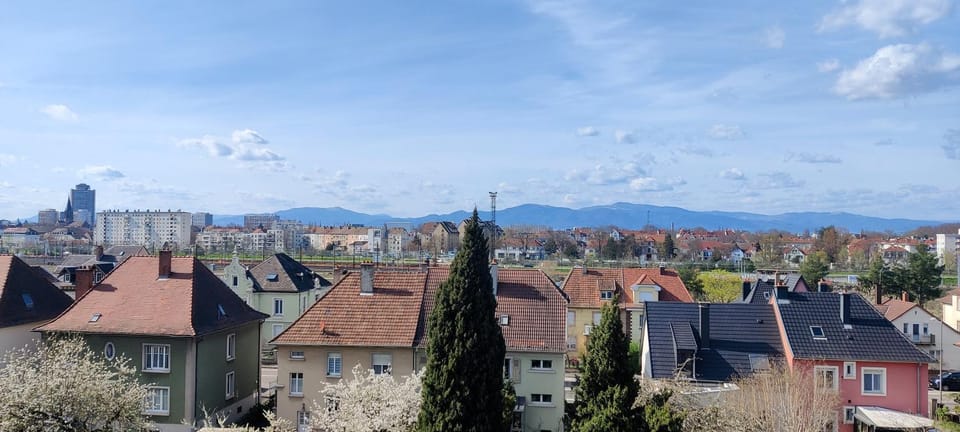 Property building, Day, Natural landscape, Balcony/Terrace, City view, Mountain view