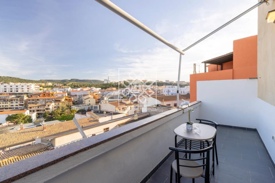 Natural landscape, Balcony/Terrace, Dining area, City view