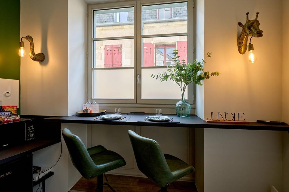 Dining area, hair dresser