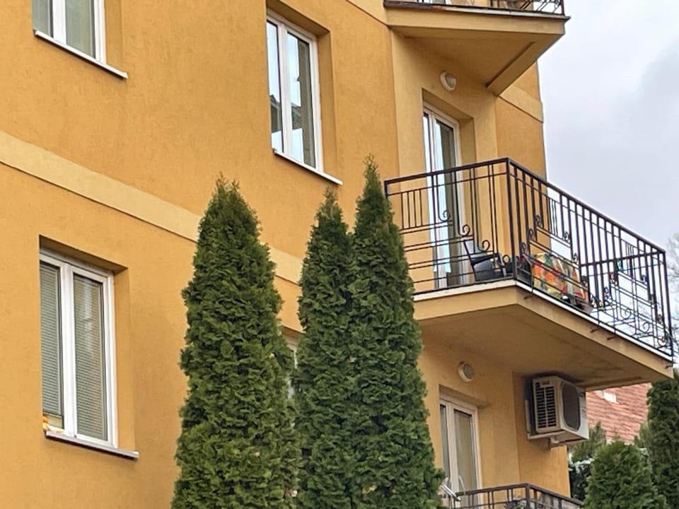 Facade/entrance, Balcony/Terrace