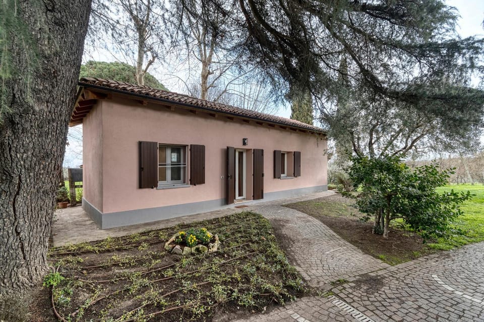 Property building, Day, Natural landscape, Garden, Garden view