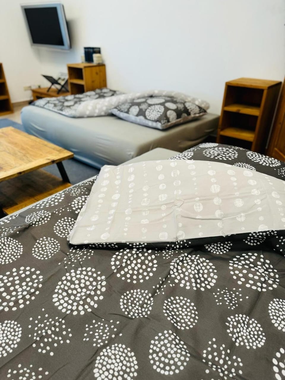 Bed, TV and multimedia, Living room, Bedroom