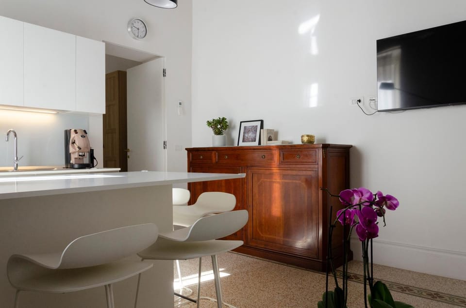 Suite Dante Apartment in Naples