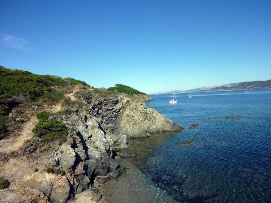 Appartement de charme avec vue mer époustouflante Apartment in Hyères