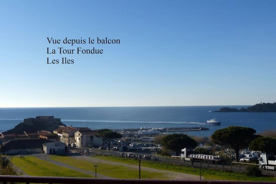 Appartement de charme avec vue mer époustouflante Apartment in Hyères
