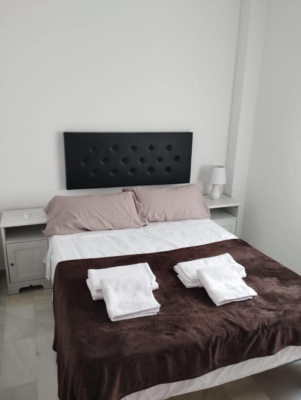 Bed, Bedroom, fireplace